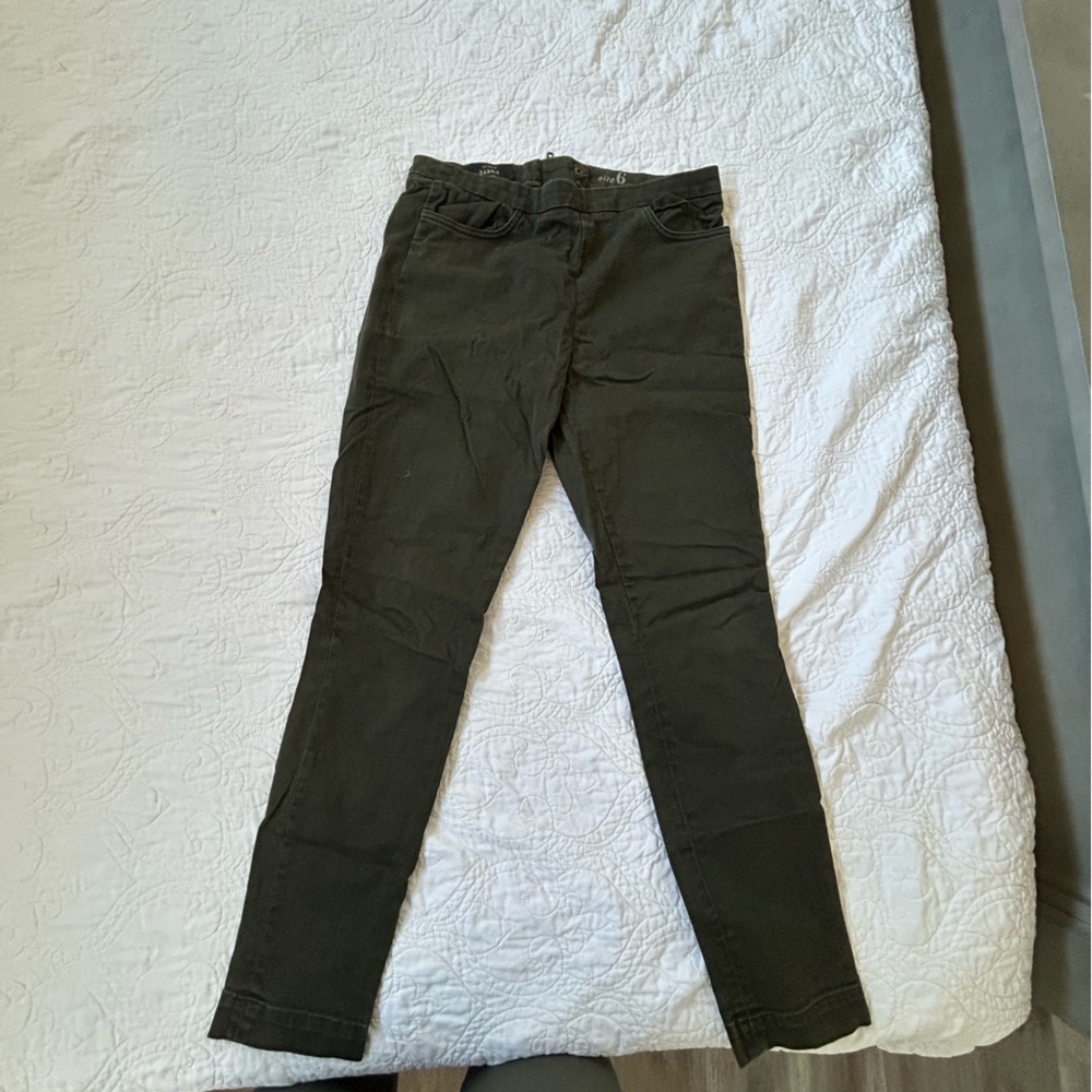 JCrew Dannie pants. Green. Size 6. EUC. No flaws
